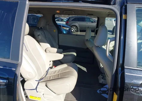 2011 Toyota Sienna Xle V6 из США, поврежденный, VIN 5TDYK3DC6BS005710